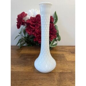 Vintage Milk Glass Vase Likely Hoosier Glass 4092 Diamond Pattern White Wedding‎